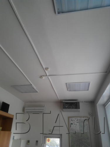 Санитарная авиация: вертолетные площадки. Внутренние работы - ремонт потолка, установка светильников.